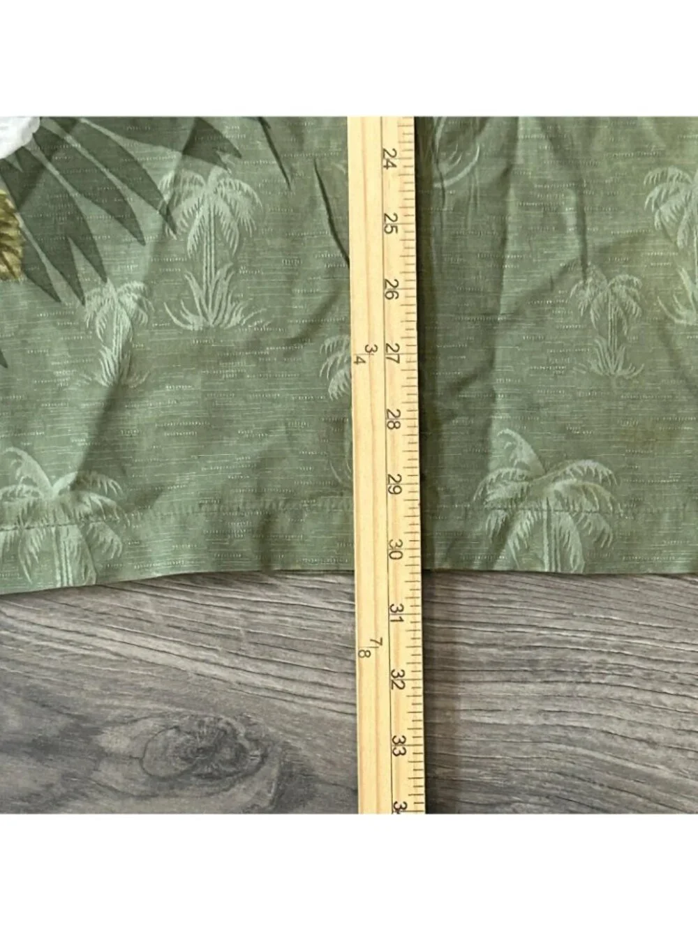 Tommy Bahama Shirt Mens M Green Silk Palm Hibiscus Hawaiian Aloha Camp Button Up